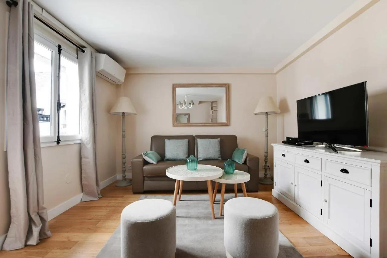 Apartment Amazing Duplex 4p- Louvre Museum Paris